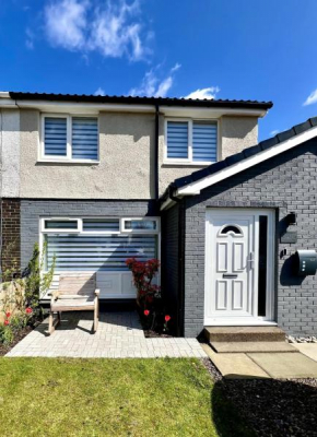 Dunmuir House 4 Bedroom 2 bathroom House & Garden